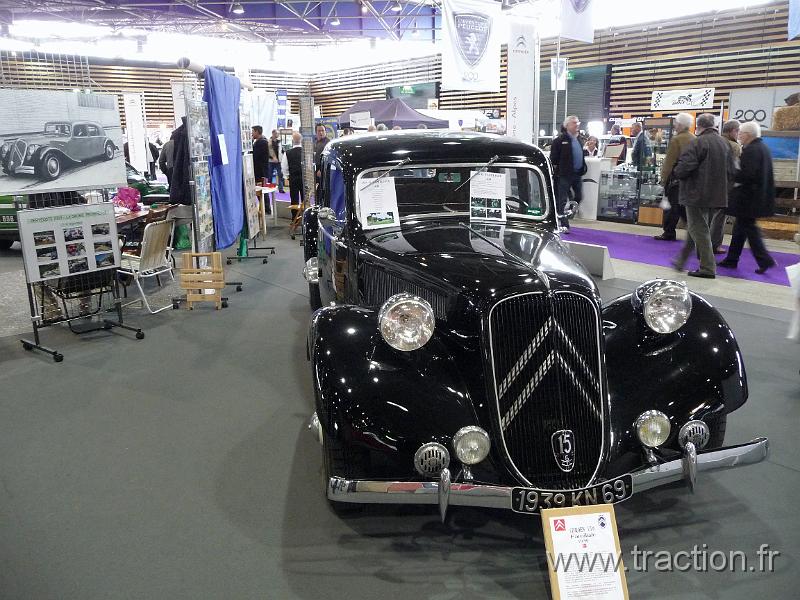 Epoquauto (41).JPG - 05/11/2010 - 69000 LYONƒPOQU'AUTO32�me Salon International Autos & Motos AnciennesCITROèN traction 15/6 G - Familiale - 1939ImmatriculŽe : 1939 KN 69